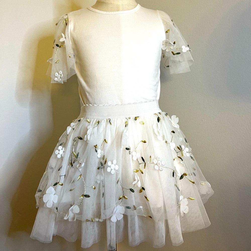 Girl matching set skirt and shirt by dough and Dear size 4T
